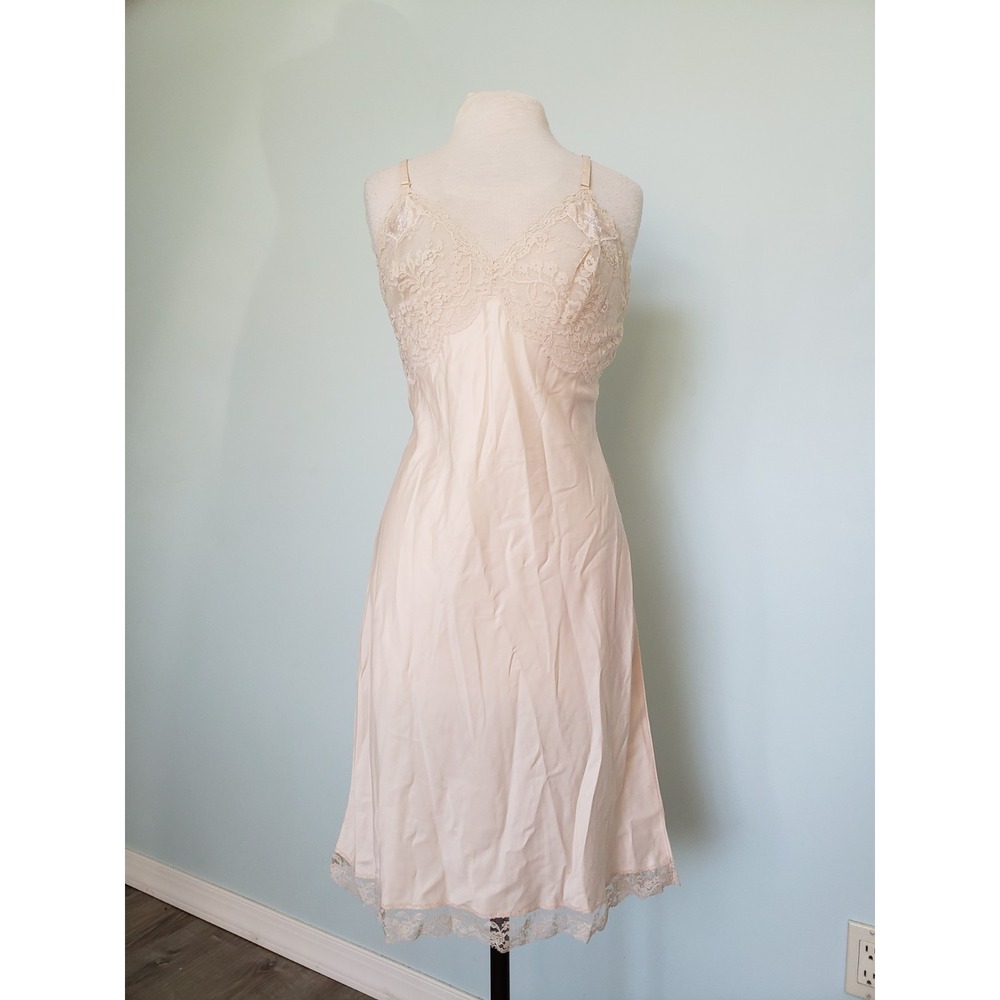 VTG Saks Fifth Avenue Women's 38 Lace Slip Dress‎ Pink Feminine Coquette Fairy